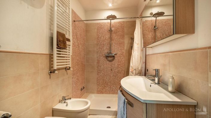 Image No.19-8 Bed Villa for sale