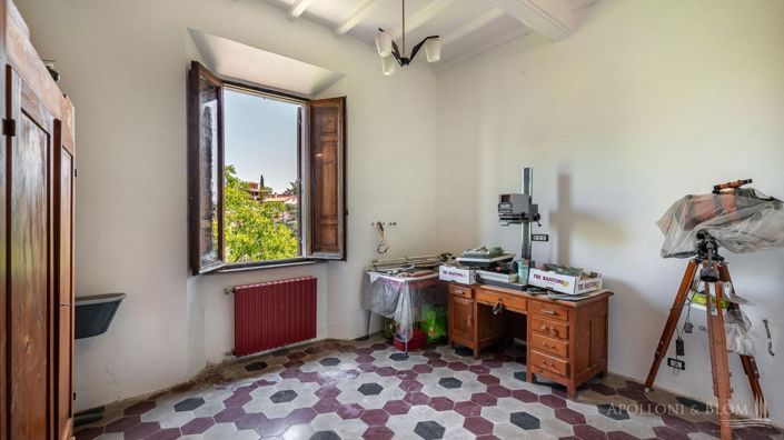 Image No.20-8 Bed Villa for sale