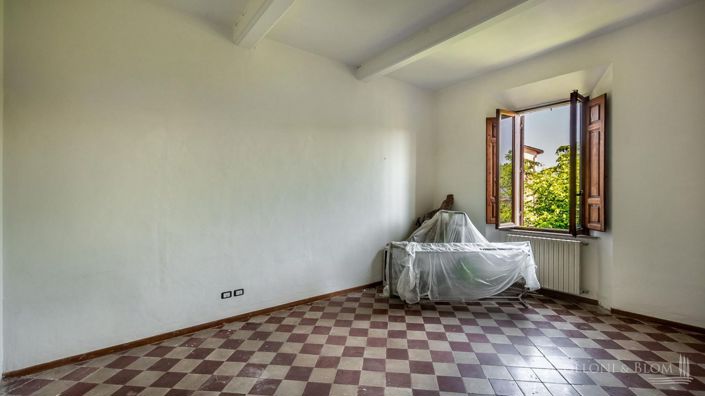 Image No.23-8 Bed Villa for sale