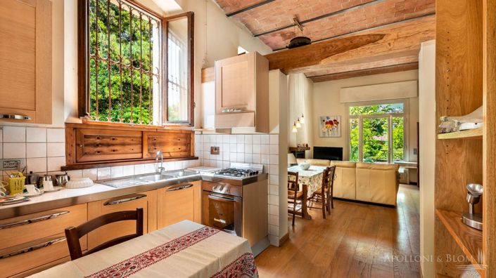 Image No.8-8 Bed Villa for sale