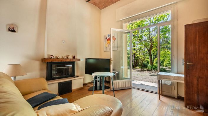 Image No.9-8 Bed Villa for sale