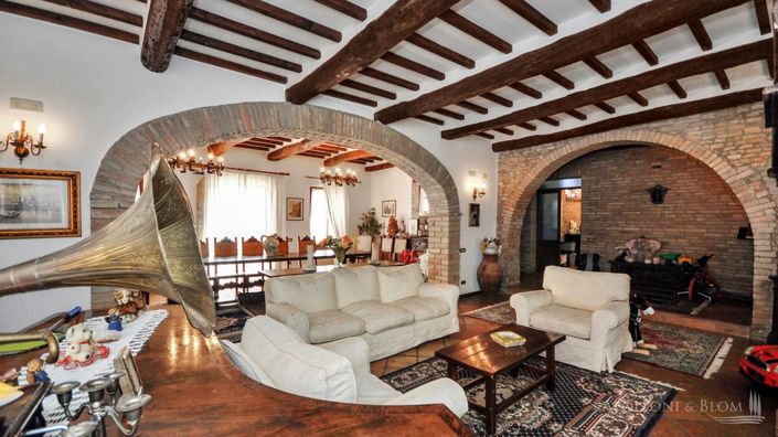 Image No.19-7 Bed Villa for sale