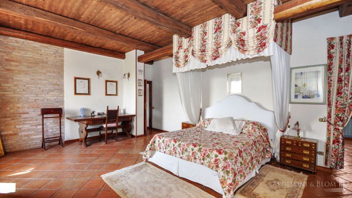 Image No.21-7 Bed Villa for sale