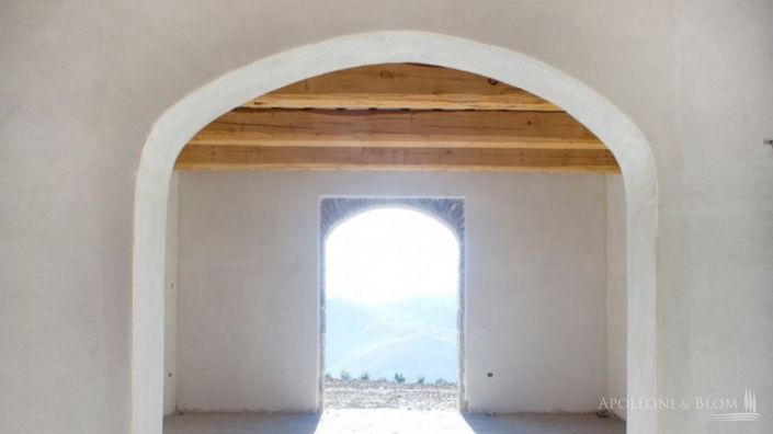 Image No.10-5 Bed Apartment for sale