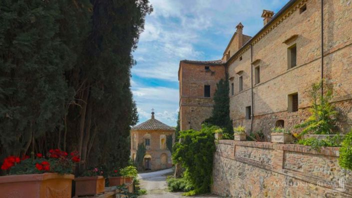 Image No.2-10 Bed Chateaux for sale