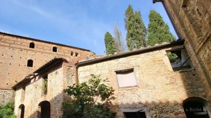 Image No.20-10 Bed Chateaux for sale