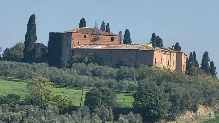 Image No.25-10 Bed Chateaux for sale