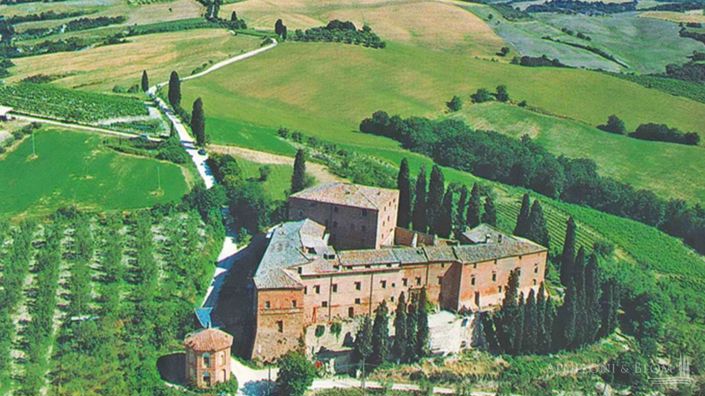 Image No.29-10 Bed Chateaux for sale