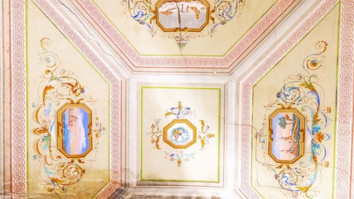 Image No.3-10 Bed Chateaux for sale