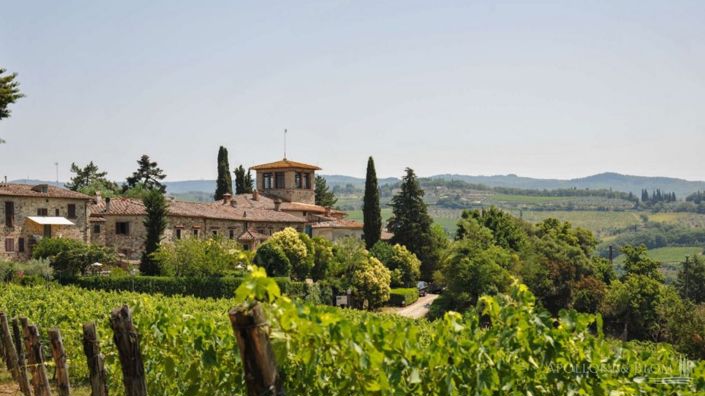 Image No.15-8 Bed Apartment for sale