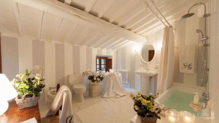 Image No.21-8 Bed Apartment for sale