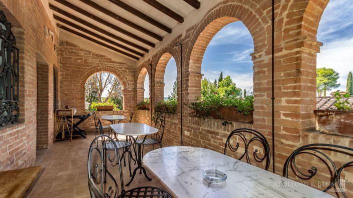 Image No.18-11 Bed Apartment for sale