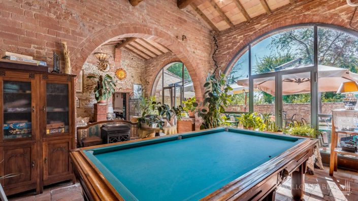 Image No.3-11 Bed Apartment for sale