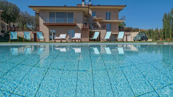 Image No.1-7 Bed Villa for sale