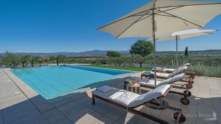 Image No.17-7 Bed Villa for sale