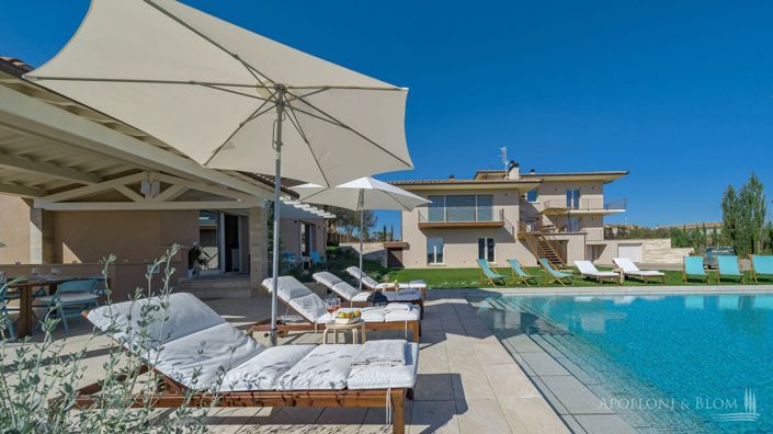 Image No.8-7 Bed Villa for sale