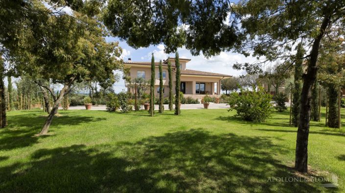 Image No.9-7 Bed Villa for sale