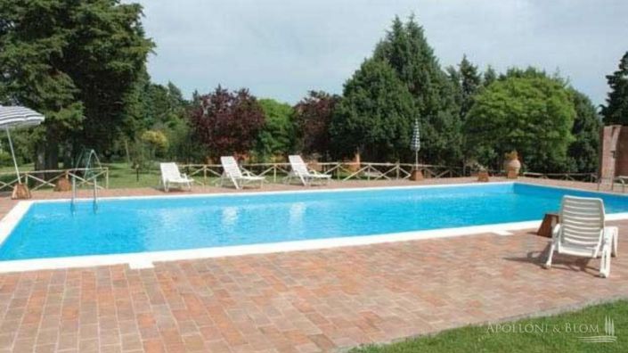 Image No.12-16 Bed Apartment for sale