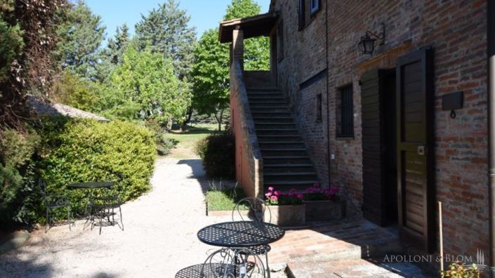 Image No.9-16 Bed Apartment for sale