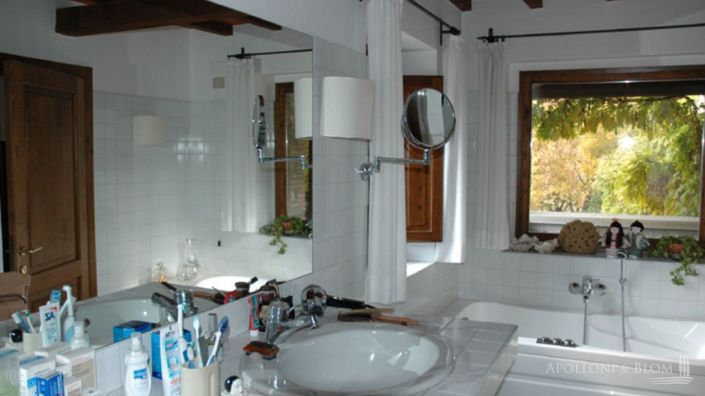 Image No.25-11 Bed Apartment for sale