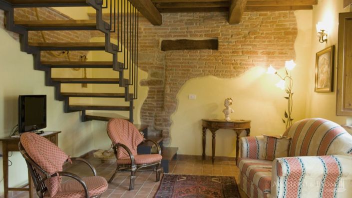 Image No.8-3 Bed Country House for sale