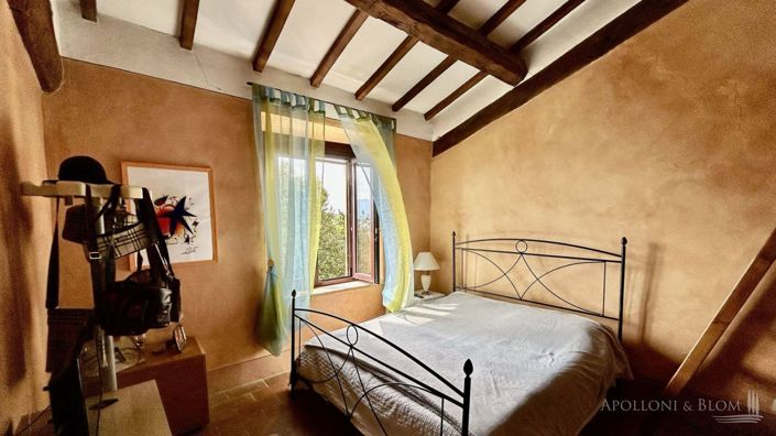 Image No.11-8 Bed Apartment for sale