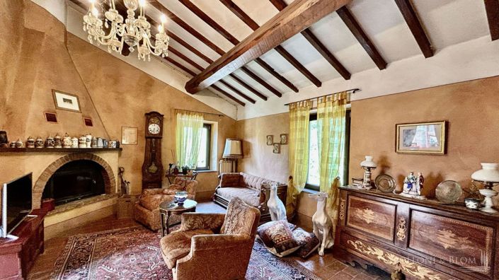 Image No.5-8 Bed Apartment for sale