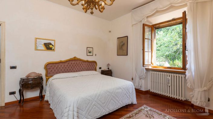 Image No.18-5 Bed Apartment for sale