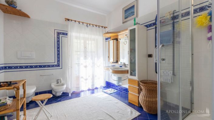 Image No.24-5 Bed Apartment for sale