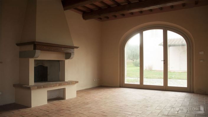 Image No.13-7 Bed Apartment for sale