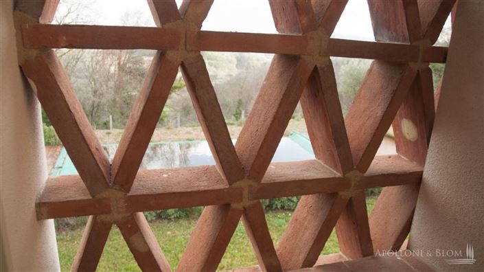 Image No.20-7 Bed Apartment for sale