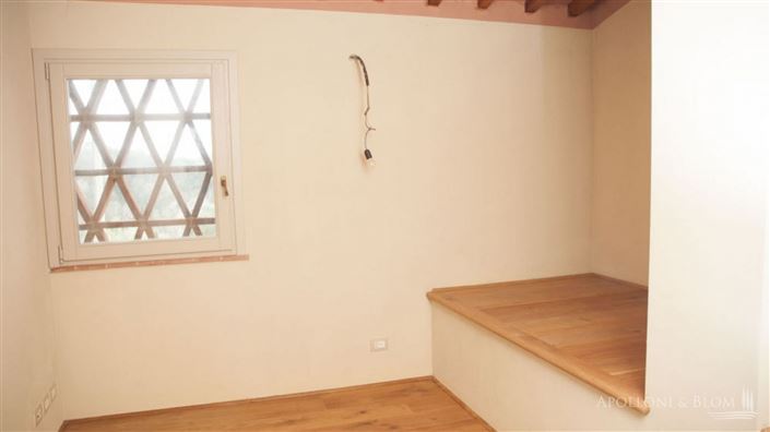 Image No.23-7 Bed Apartment for sale