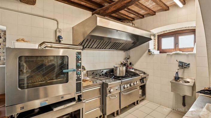 Image No.21-13 Bed Apartment for sale