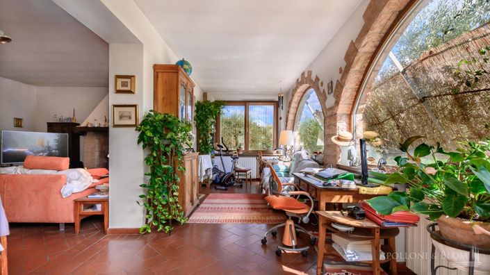 Image No.12-5 Bed Country House for sale