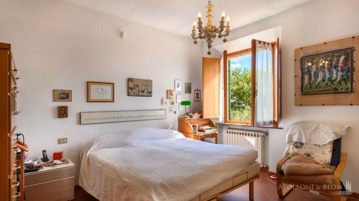 Image No.14-5 Bed Country House for sale