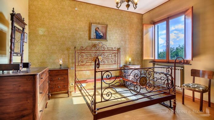 Image No.9-5 Bed Country House for sale