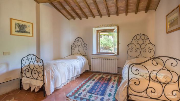 Image No.15-7 Bed Apartment for sale