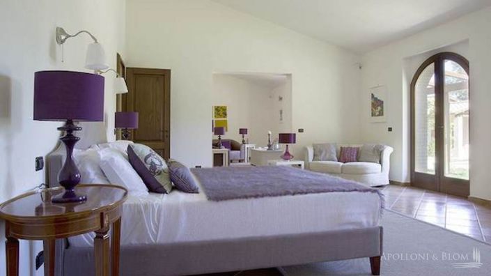 Image No.10-6 Bed Apartment for sale