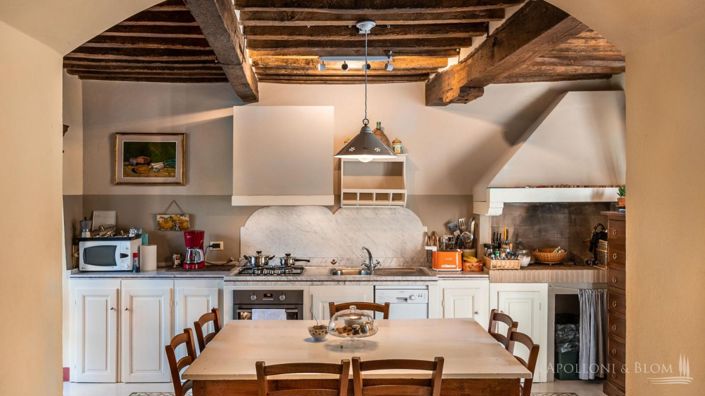 Image No.18-5 Bed Apartment for sale