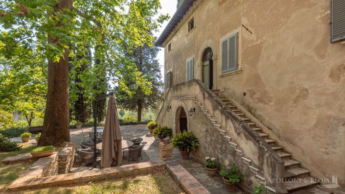 Image No.3-8 Bed Apartment for sale