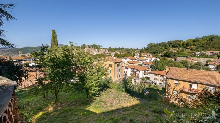 Image No.25-8 Bed Apartment for sale