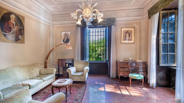 Image No.3-8 Bed Apartment for sale