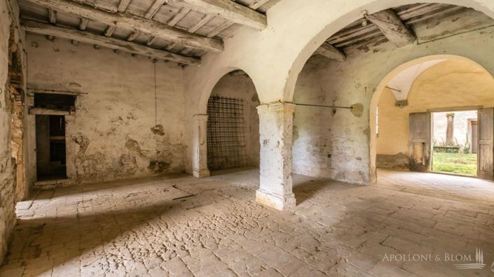 Image No.10-10 Bed Apartment for sale