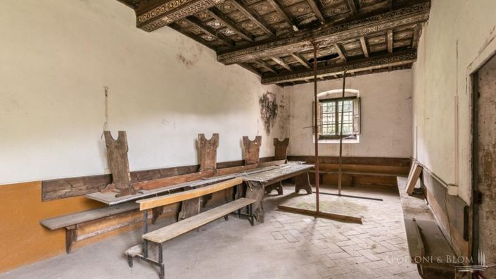 Image No.25-10 Bed Apartment for sale