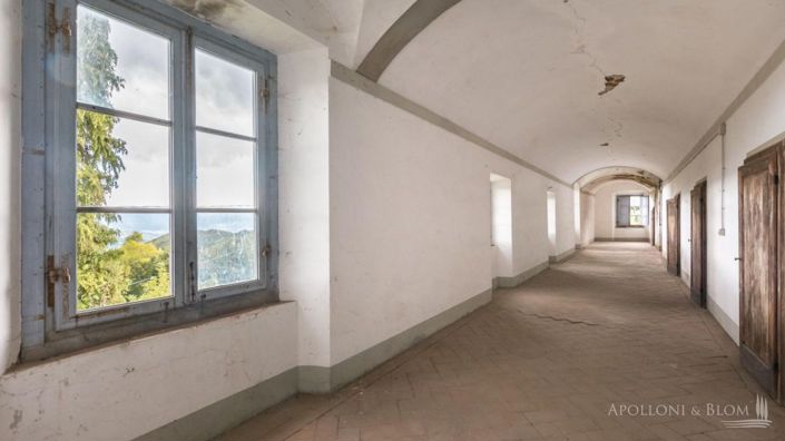 Image No.27-10 Bed Apartment for sale