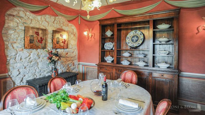 Image No.25-6 Bed Apartment for sale