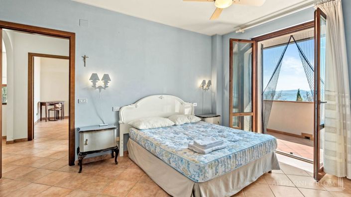 Image No.29-4 Bed Villa for sale