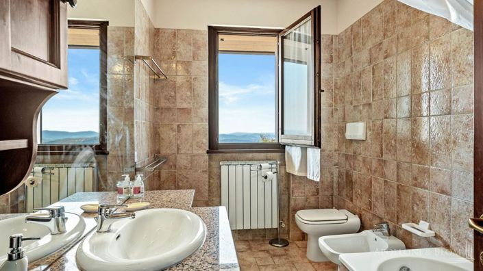 Image No.30-4 Bed Villa for sale