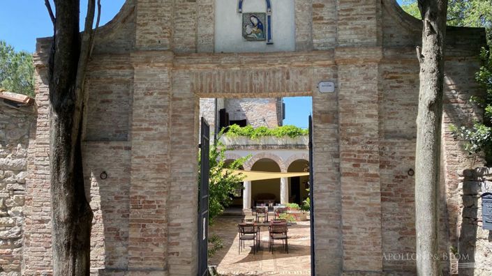 Image No.3-20 Bed Apartment for sale