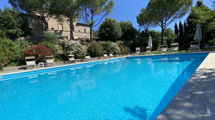 Image No.6-20 Bed Apartment for sale